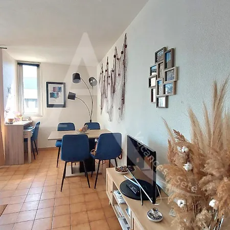 Rdc Avec Piscine, Climatisation Et Garage *