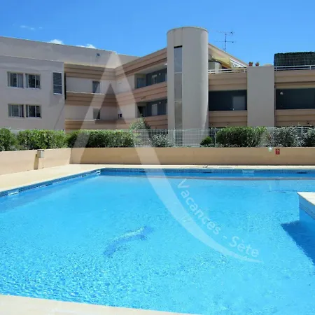 Rdc Avec Piscine, Climatisation Et Garage * Sète