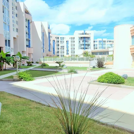 Rdc Avec Piscine, Climatisation Et Garage * Sète