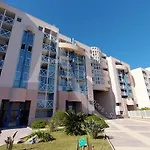 Rdc Avec Piscine, Climatisation Et Garage