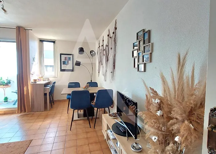 Rdc Avec Piscine, Climatisation Et Garage *