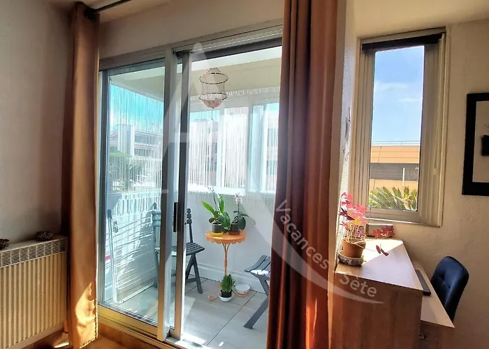 Rdc Avec Piscine, Climatisation Et Garage * Sète